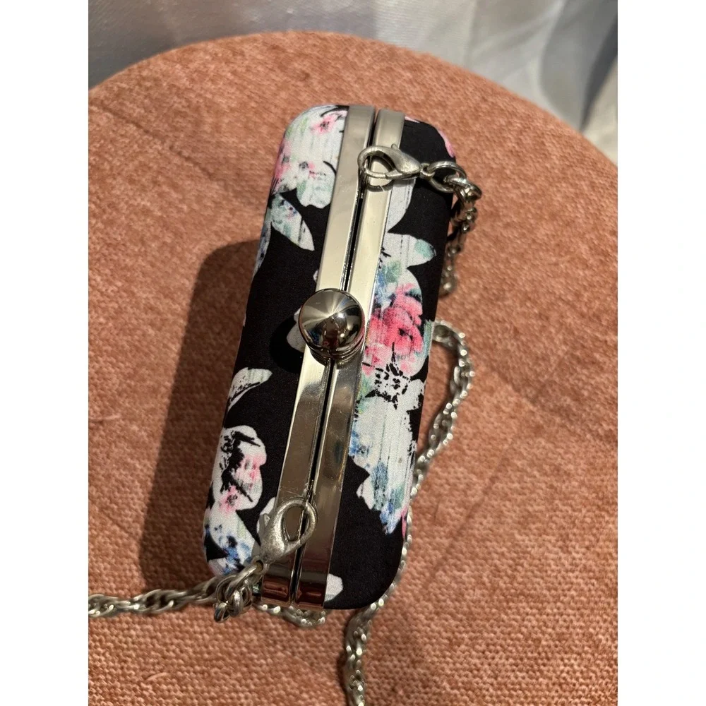 White House Black Market Floral Box Clutch Silver Chain Crossbody Evening Bag - Picture 2 of 4